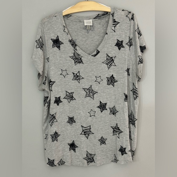 💛Like New💛 Cupio: Women’s Star Print Short Sleeve Shirt- Size 1X (95% Viscose!!) - Picture 2 of 5